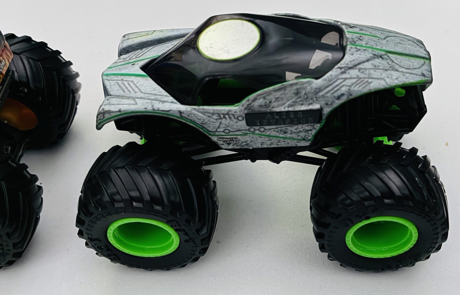 Monster Truck 1:64 Monster Jam Multi-Color Lot x5