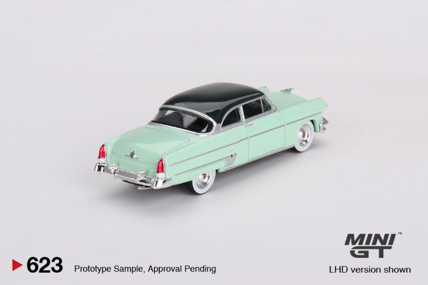 Mini GT 1:64 Lincoln Capri 1954 – Parklane Green / Bloomfield Green