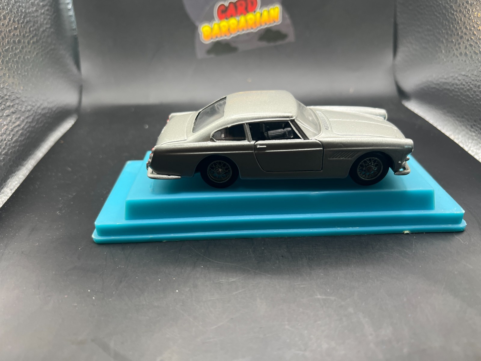 Ferrari 250 GT 2+2 1/43 Scale Verem Made in France with stand