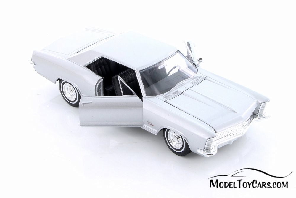 1965 BUICK RIVIERA GRAND SPORT HARD TOP WELLY 24072/4D 1/24 DIECAST CAR