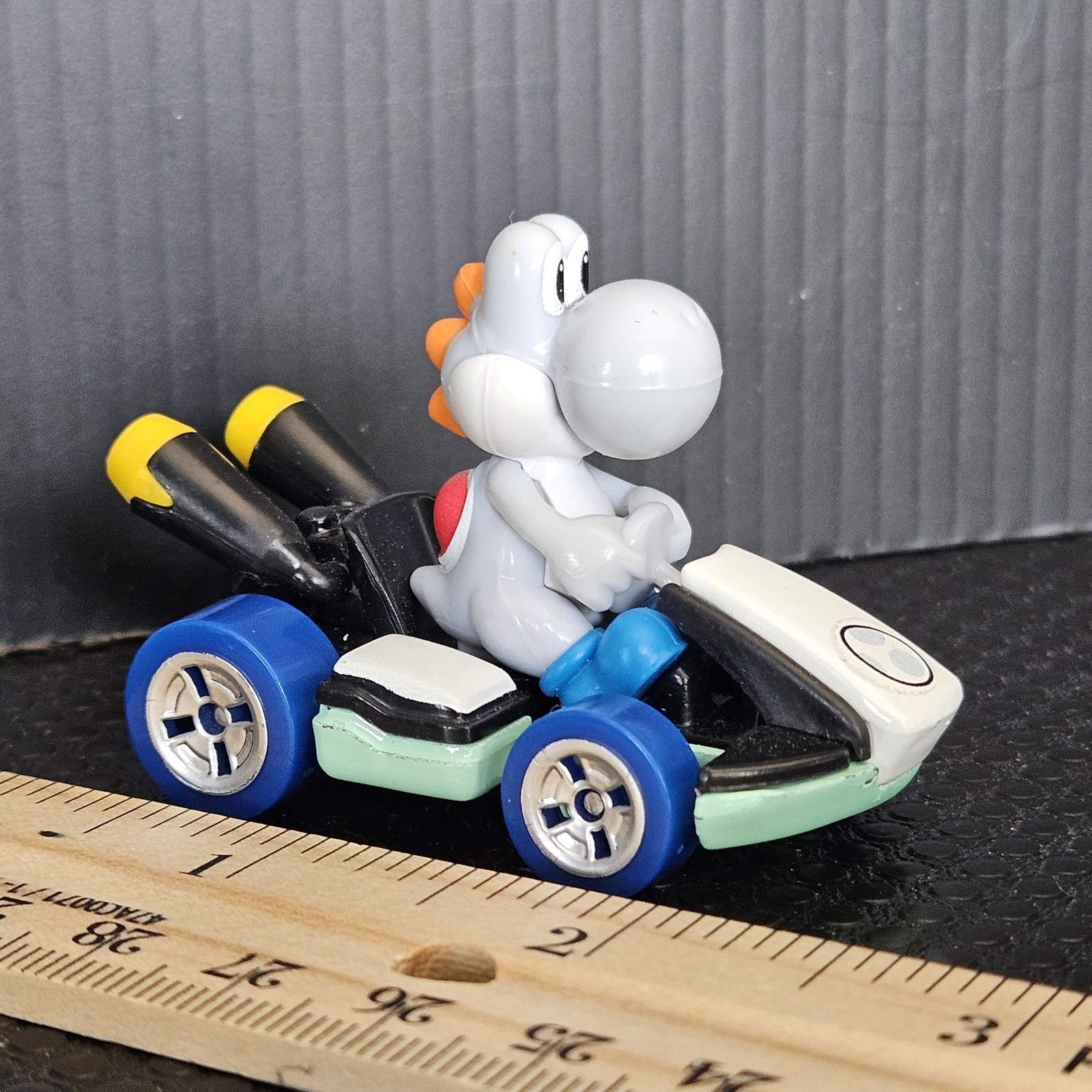 Hot Wheels Mario Kart WHITE GRAY YOSHI Diecast Car NO EGG Surprise Paint Wear