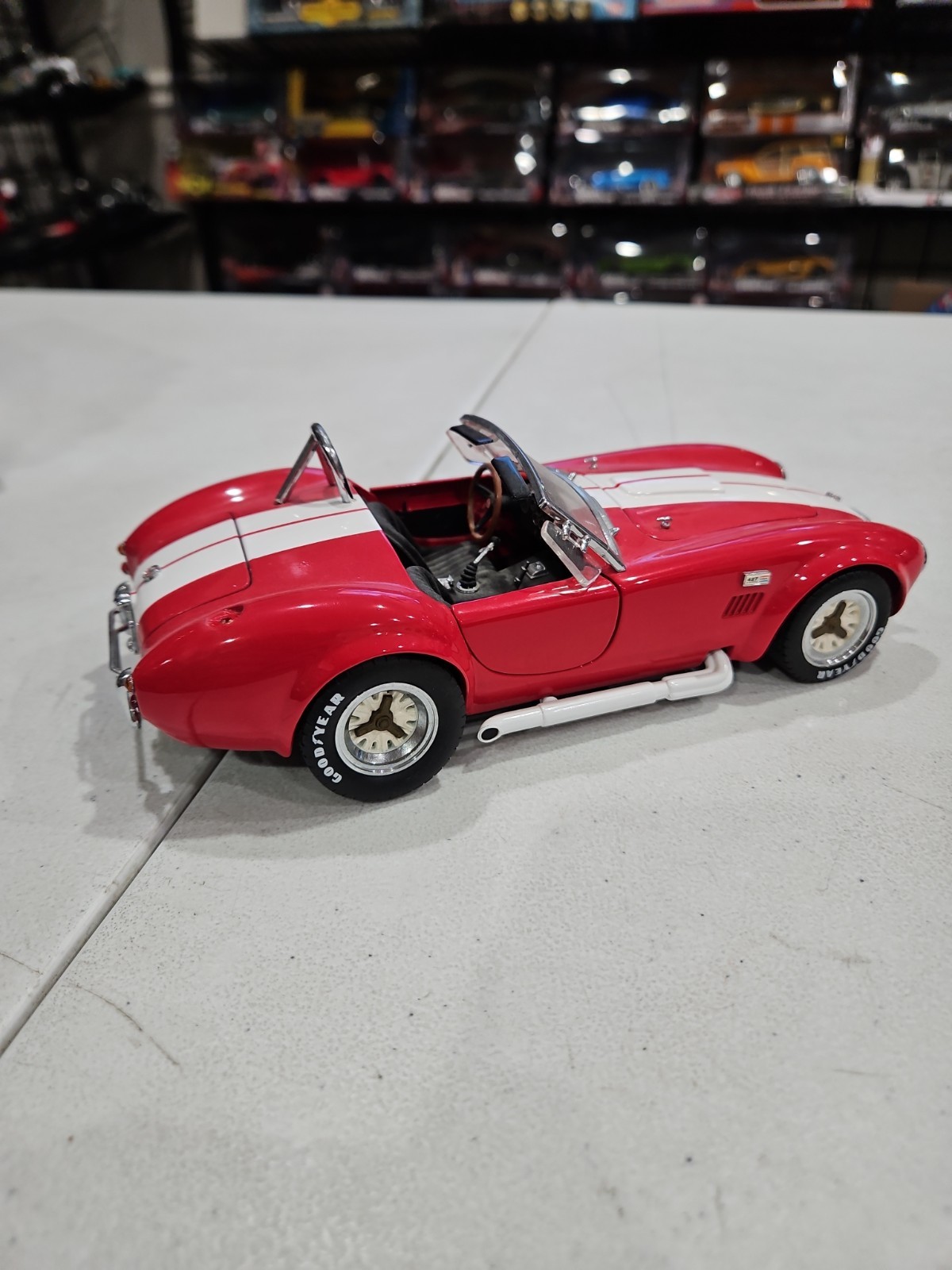 1:18 KYOSHO COBRA 427 RED ON BLACK [NO BOX] AS IS – Missing Gas Cap 🇺🇸 SHIPPED