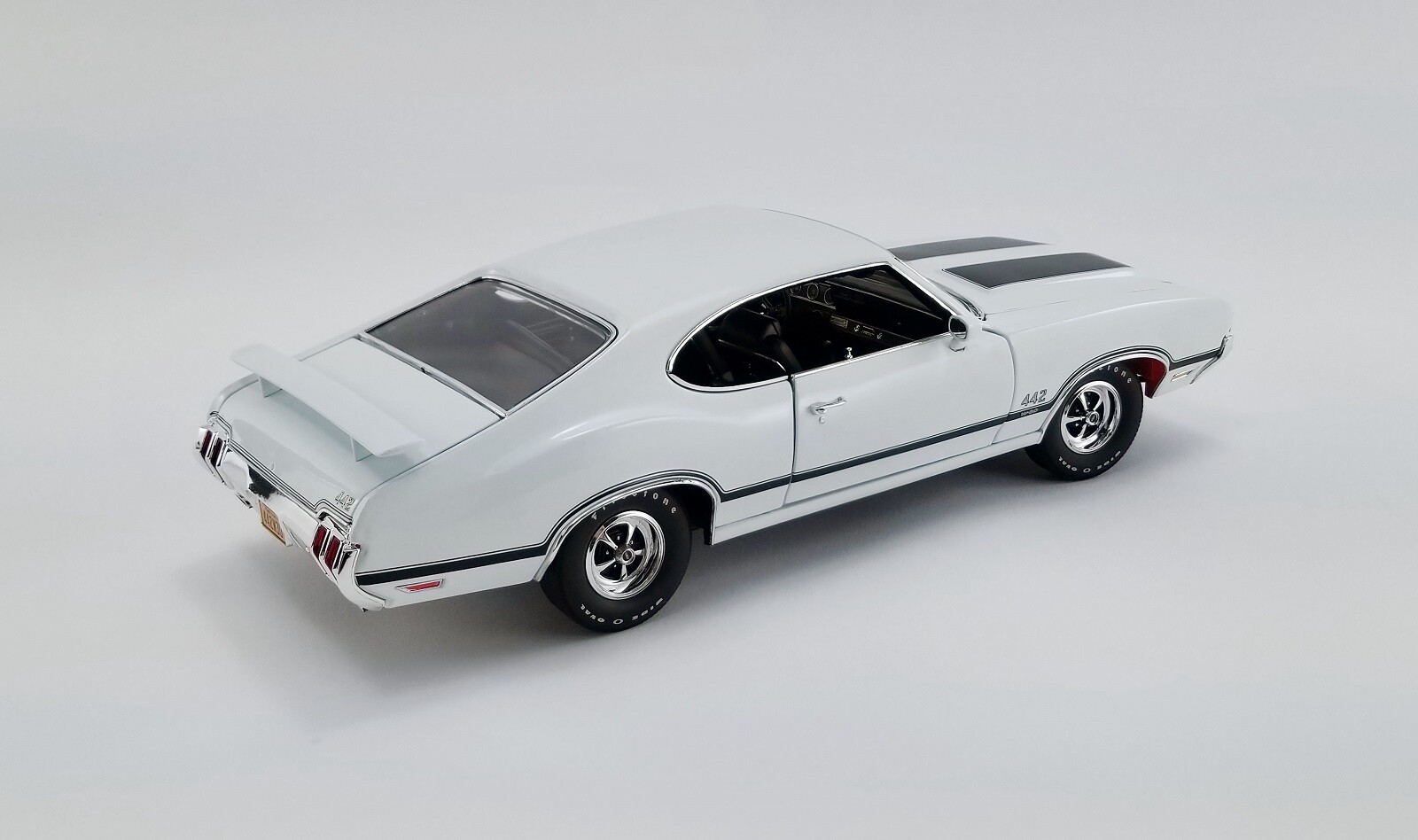 ACME 1:18 1970 OLDSMOBILE 442 W30 DR OLDS #5 -WHITE HT-LIMITED TO 198-best price
