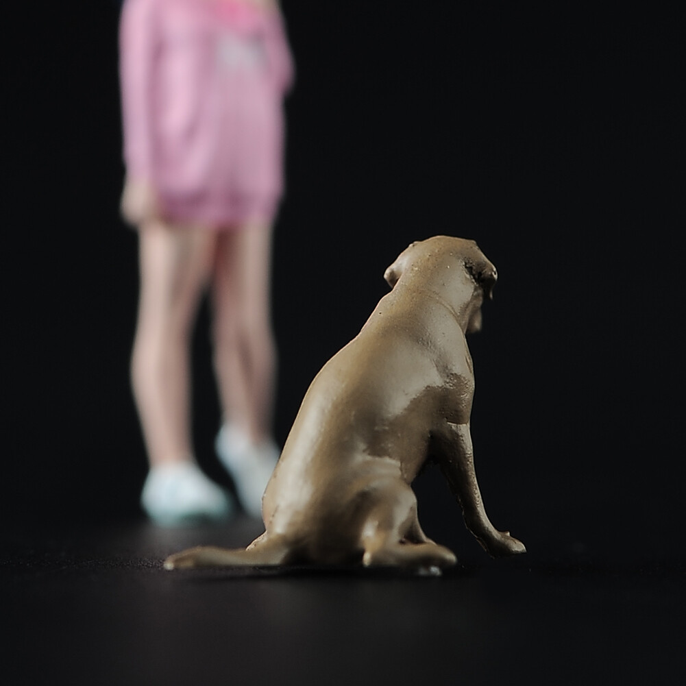 1/64 Squatting Dog Animal Scene Props Mini Figure Model Fit Cars Vehicles Doll