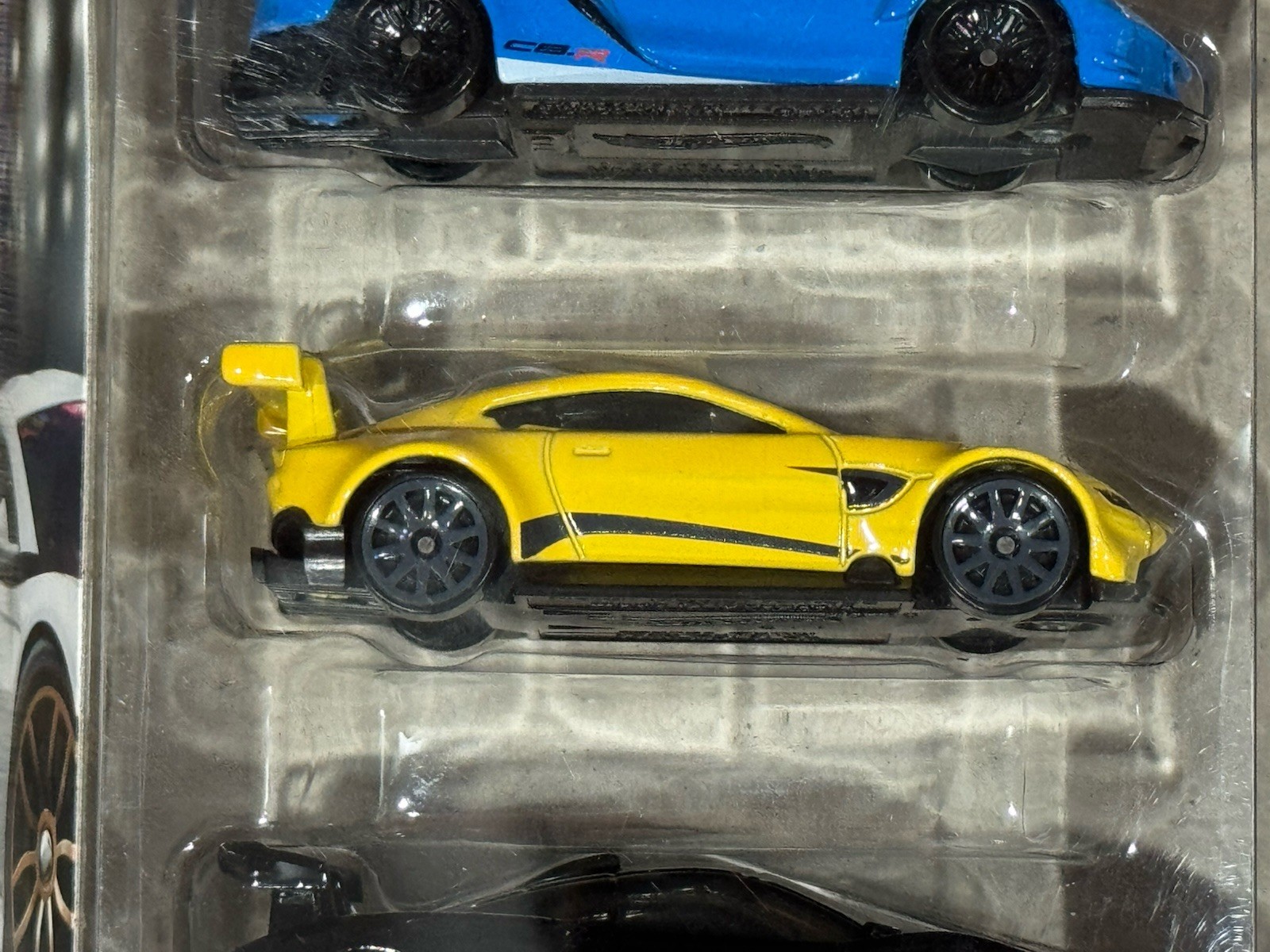 Hot Wheels 2023 Gift Pack of 5 Cars HW Motor Show – 1:64 Diecast Cars
