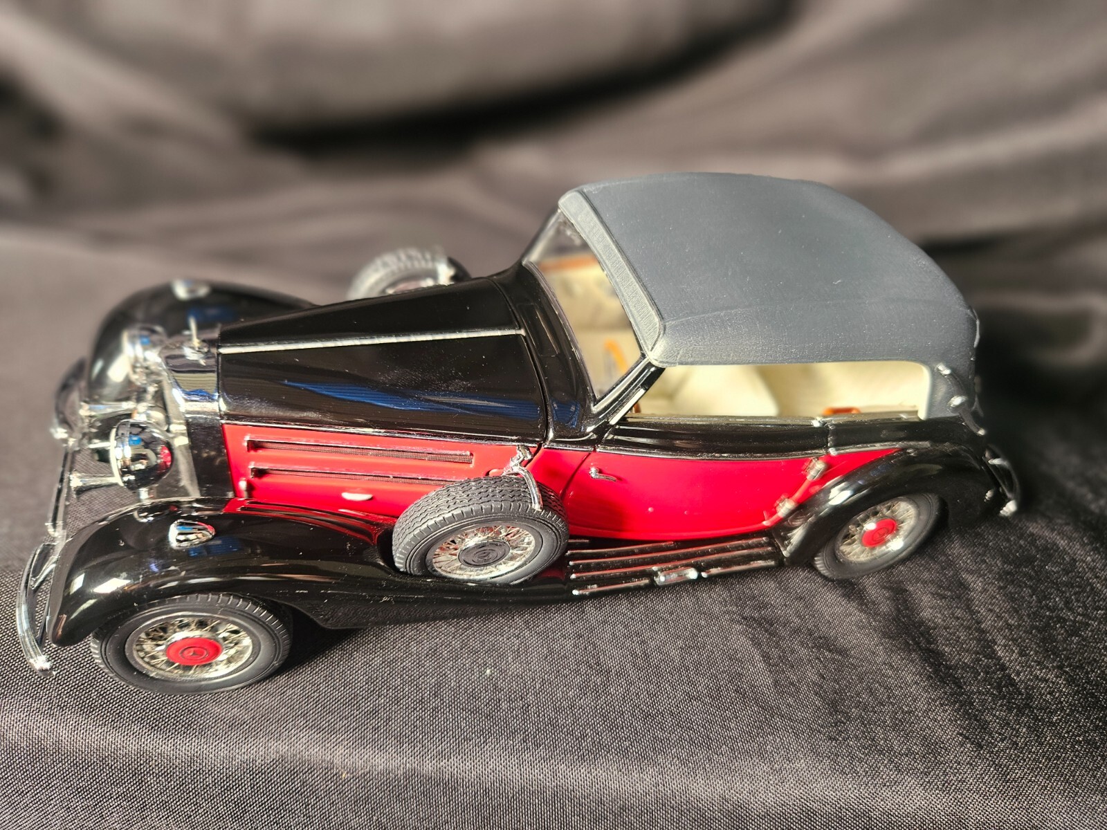 CMC 1936 Mercedes 540K Closed Roof 1:24 Scale Inv. #1989