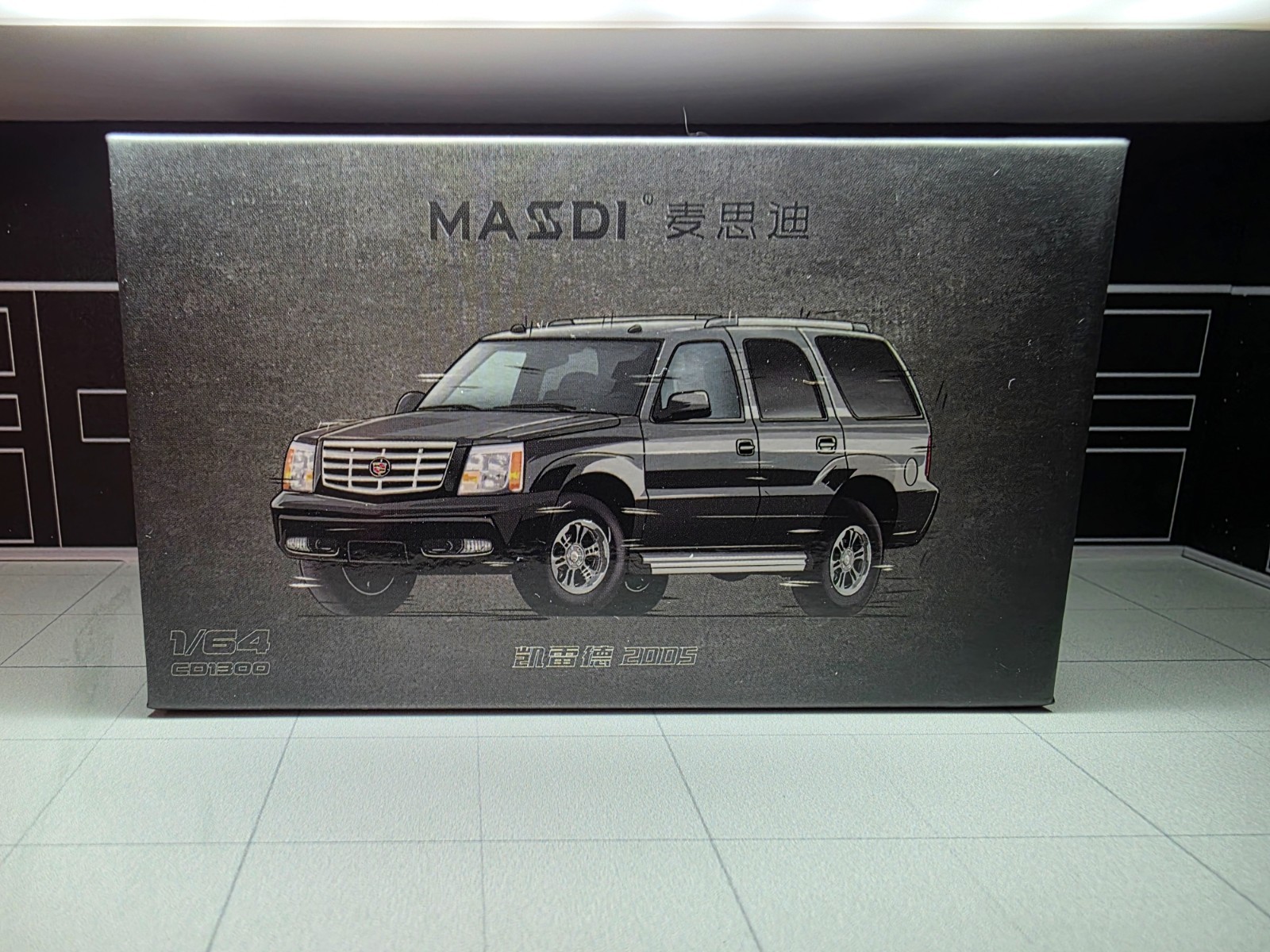 Massdi 1:64 Cadillac Escalade Black/Tan BEAUTIFUL! LOOK!