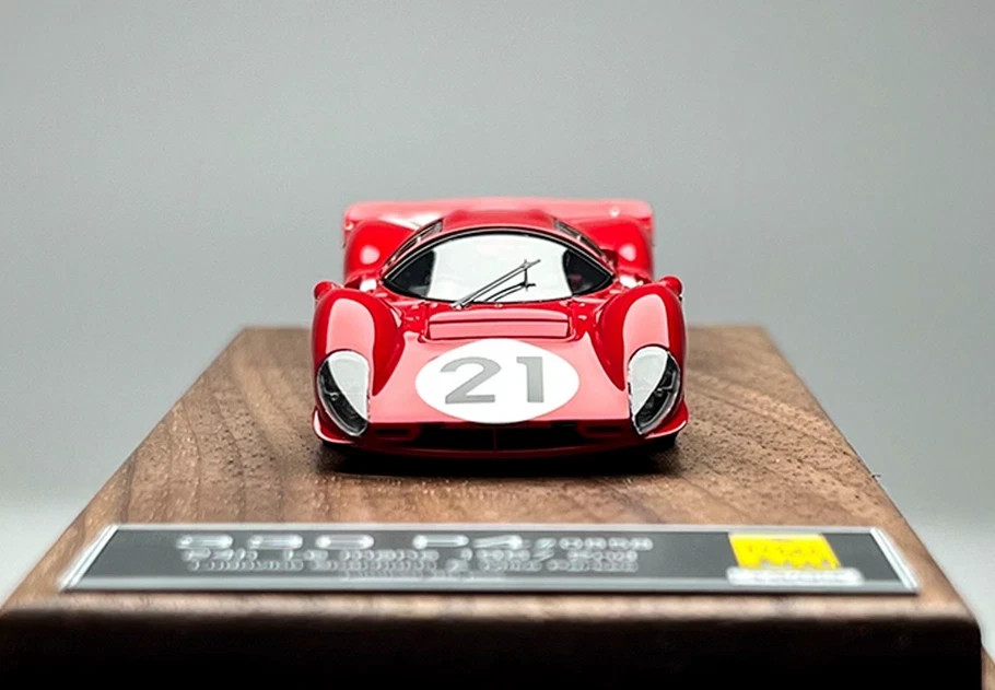 FERRARI 300 P4 COUPE #21 24H LE MANS 2ND 1967 RACE 1/64 RESIN CAR BY DMH 99 MADE