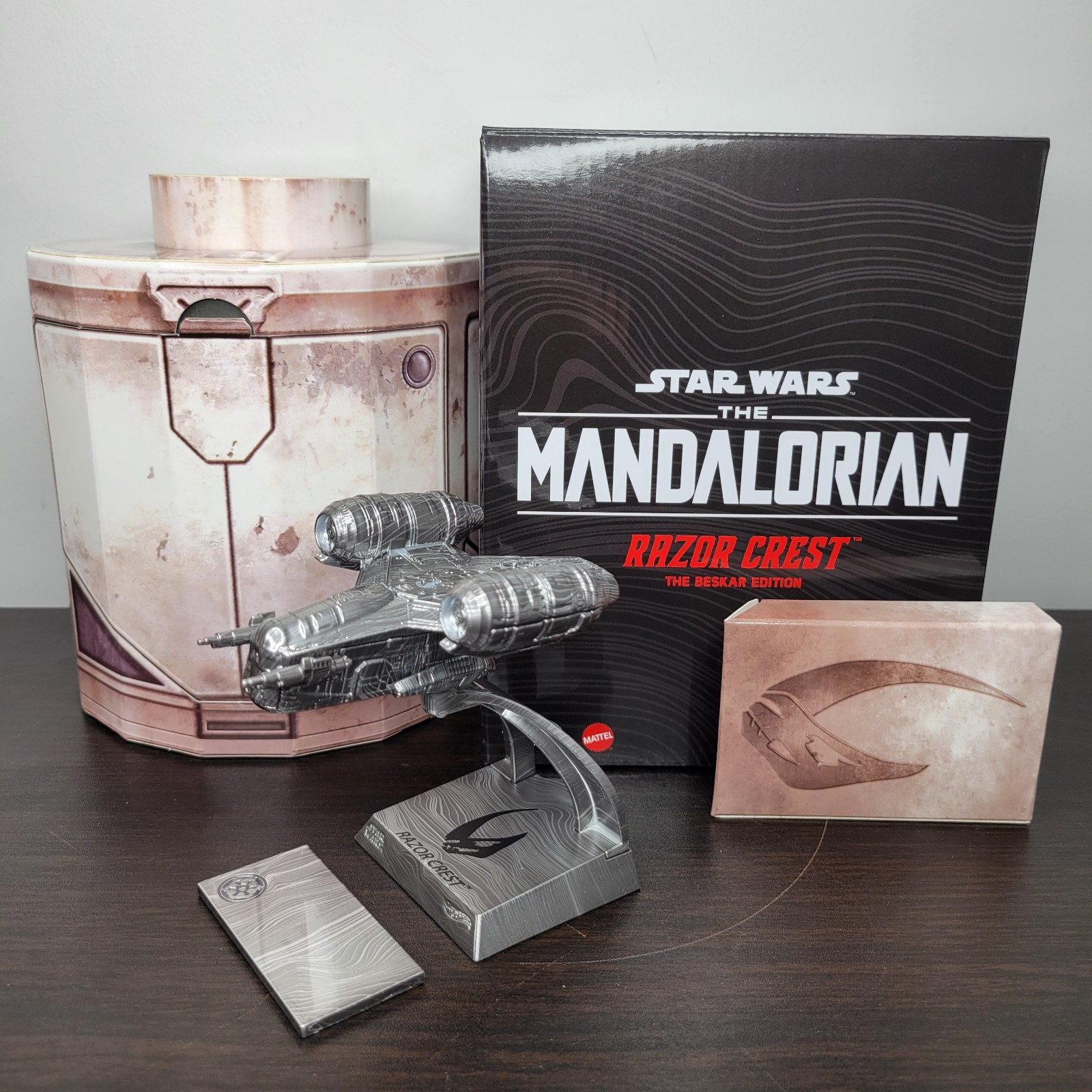 Star Wars Mandalorian Hot Wheels 1:64 Beskar Razor Crest Mattel Grogu Diecast