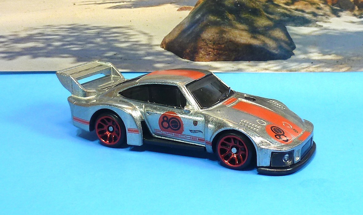 HOT WHEELS ZAMAC VW PORSCHE 935 80TH ANNIVERSARY REPLAY THE CLASSIS 1/64