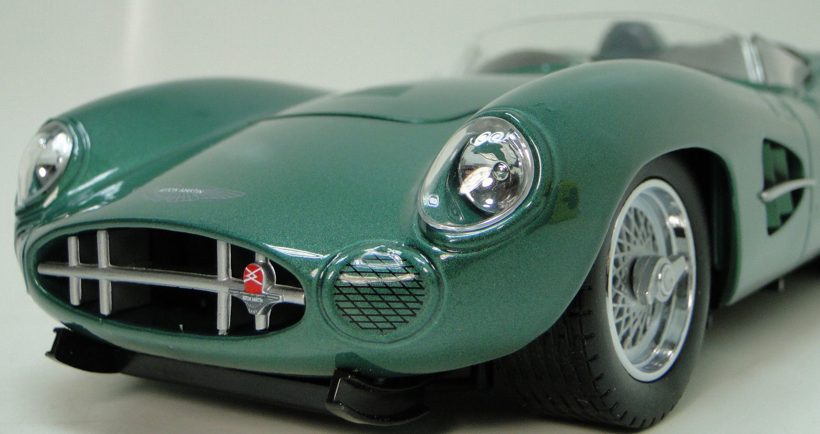 1:18 24 Le Mans Race Car 12 Racing Racer Carousel SLR Metal Diecast Model