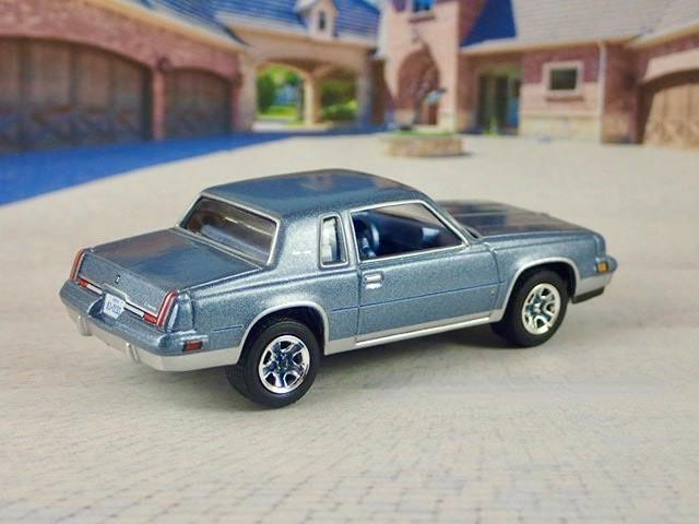 5th Gen 1978-1988 Oldsmobile Cutlass Supreme Luxury Sport Coupe 1/64 Scale LE II