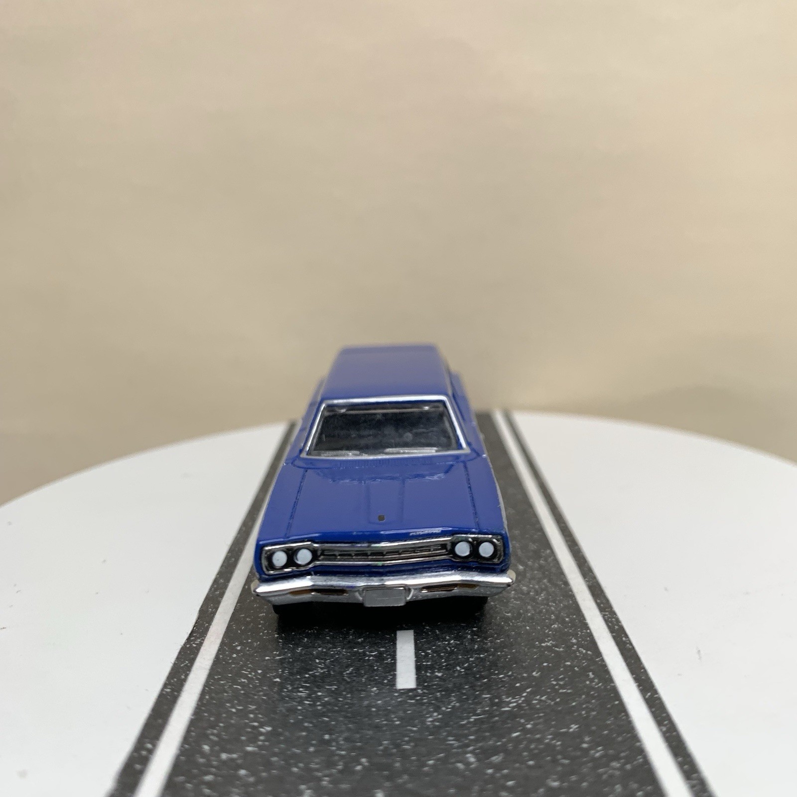 Greenlight Estate Wagons 1968 Plymouth Satellite GTX Tribute Wagon Blue 1:64 NM