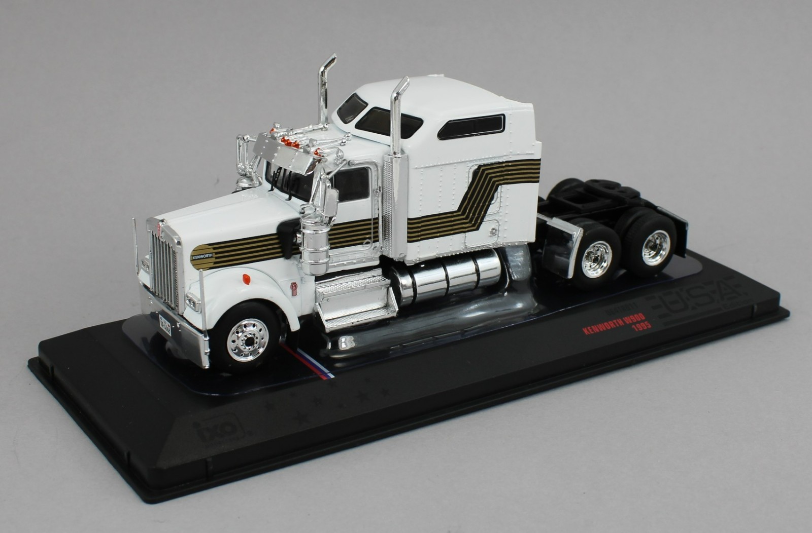 1:64 IXO Models *WHITE James Bond 007* Kenworth W900 Semi Truck NIB!
