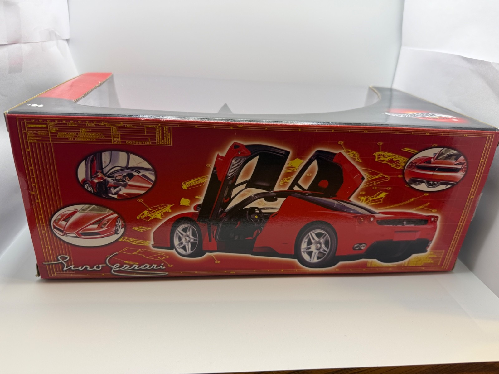 1/18 Mattel Hot Wheels Enzo Ferrari red vintage 2002 in box, Rare