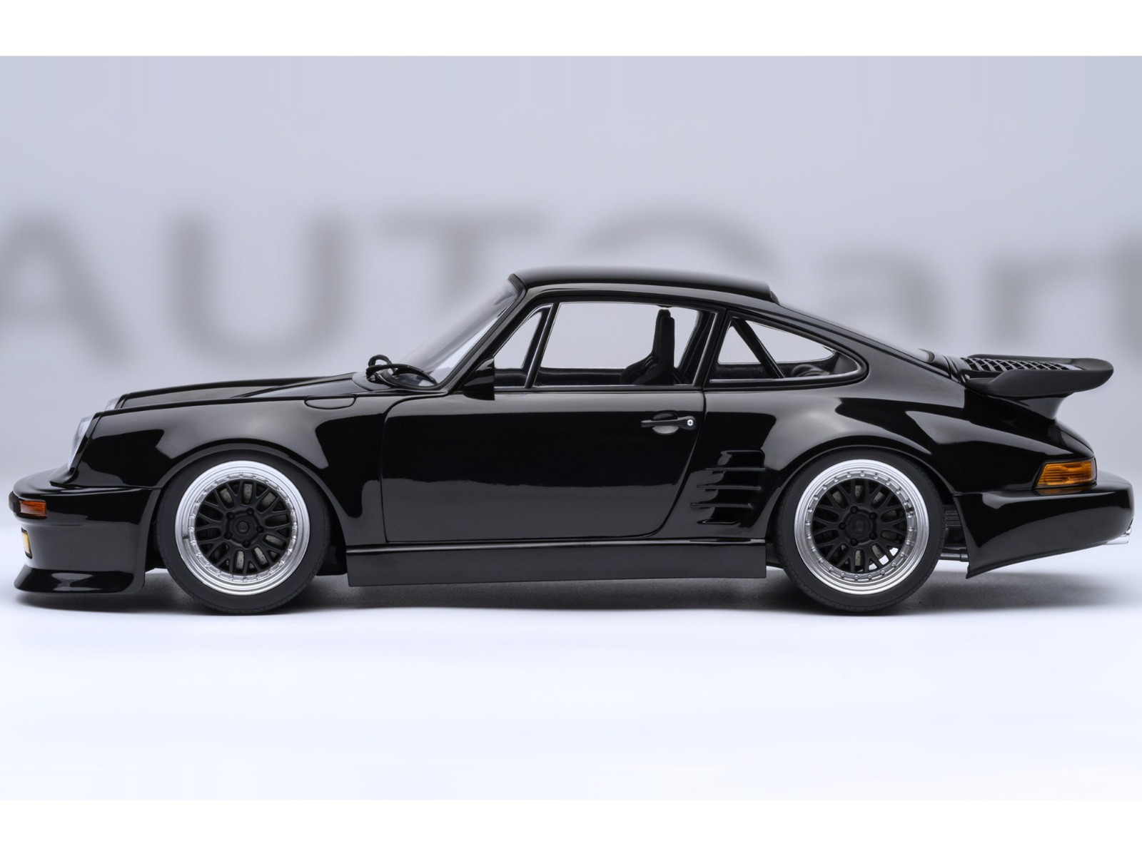 PORSCHE 911 (930) TURBO “BLACKBIRD – WANGAN MIDNIGHT #1” 1/18 BY AUTOART 78158