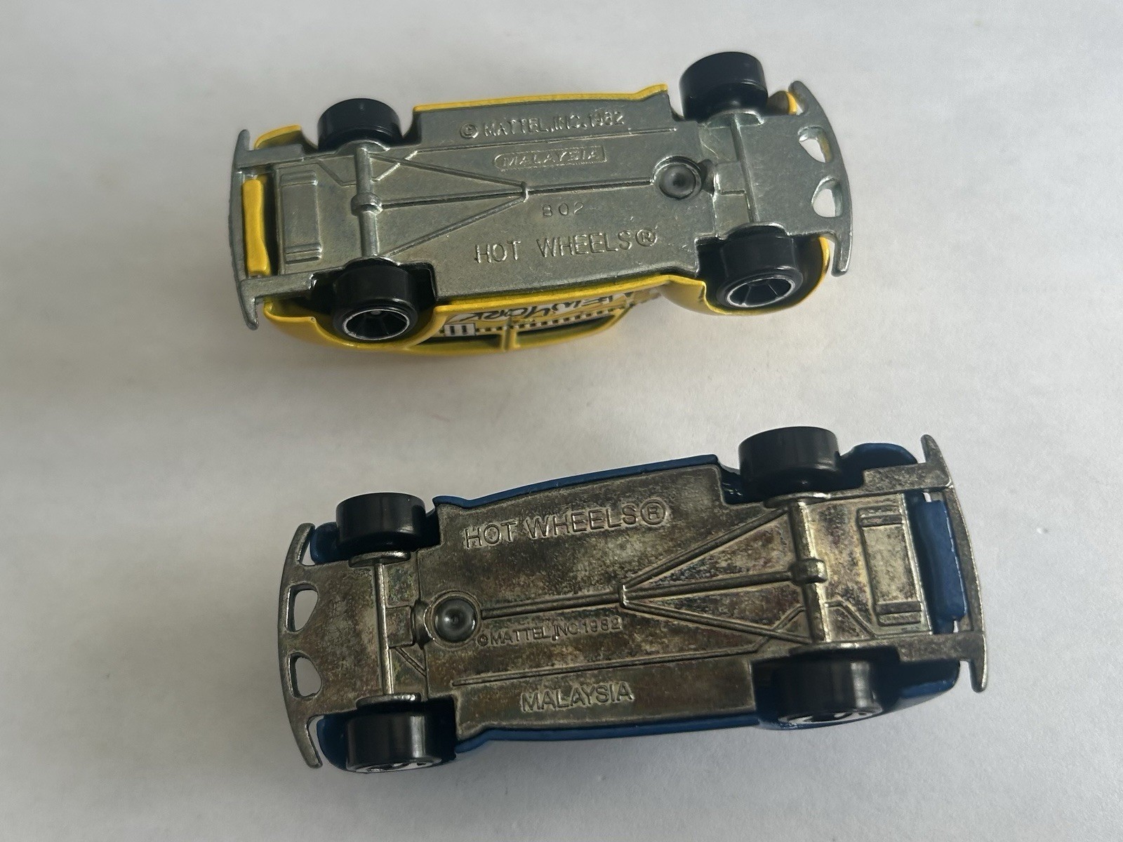 Lot of 2 Hot Wheels – Fat Fendered ’40 – Blue and Yellow New York