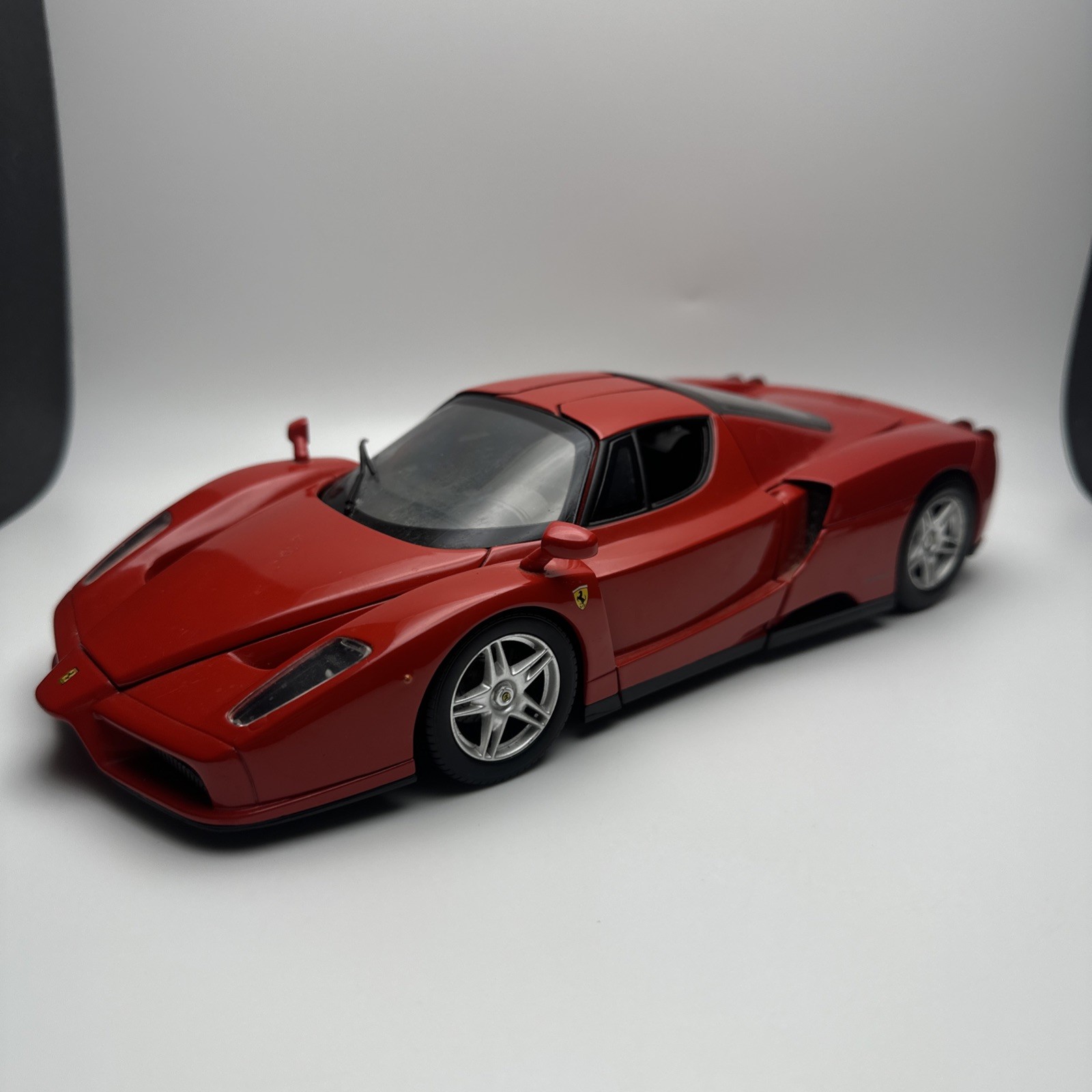 Enzo Ferrari – 1/18 1:18 – Hot Wheels Mattel 2002 – Red Diecast – Used No Box