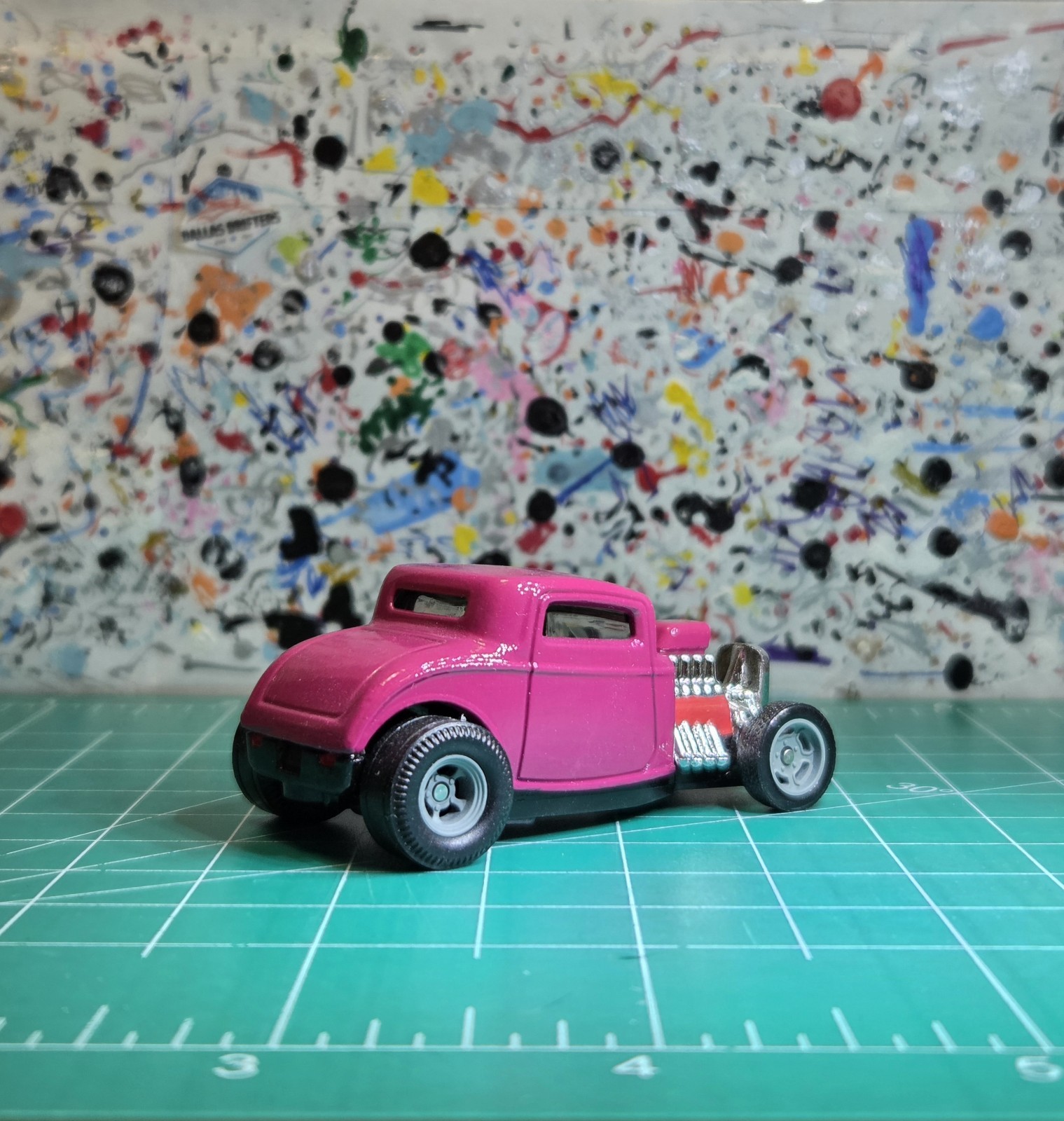 Hot Wheels ’32 Ford Hot Rod Pink/Magenta Custom Real Riders