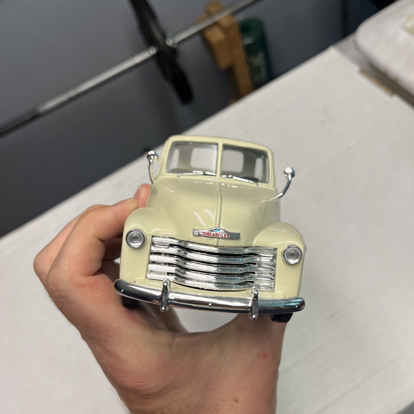 1953 Chevy 3100 Pickup Truck, Cream Welly 22087 1/24 scale Diecast Model Toy Car