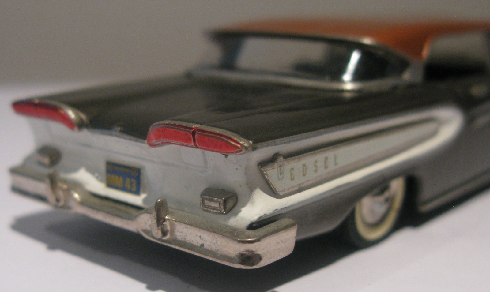 Mini Marque 1:43 US 5B 1958 Met Graphite & Copper Edsel Citation 2 Door Hardtop