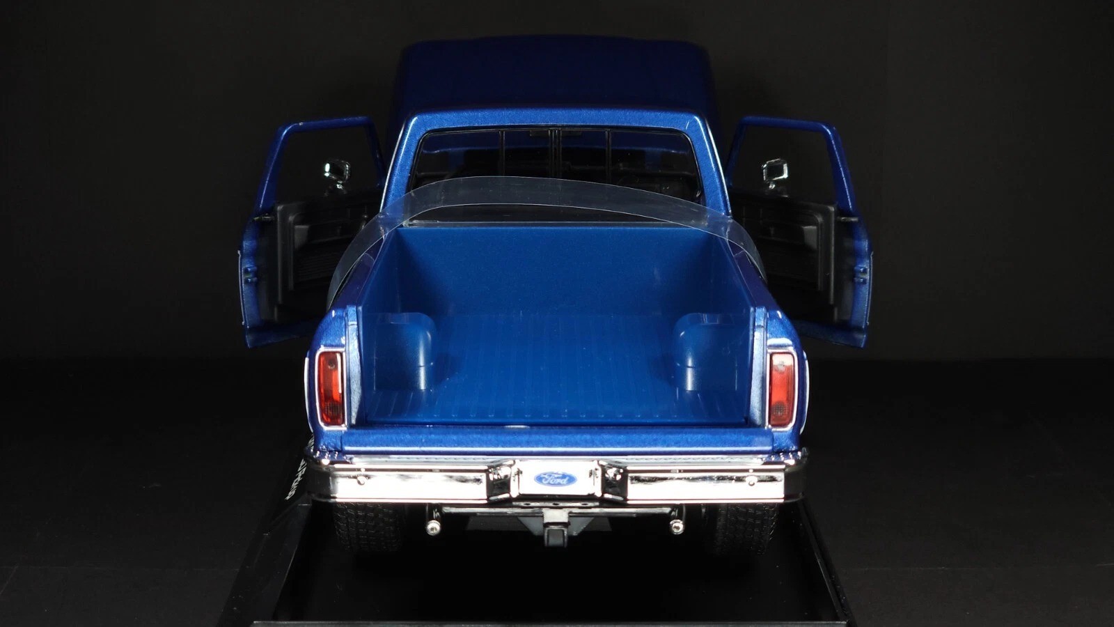 1979 Ford F150 Pick-up Blue Maisto 1:18 New Exclusive Style Special Edition