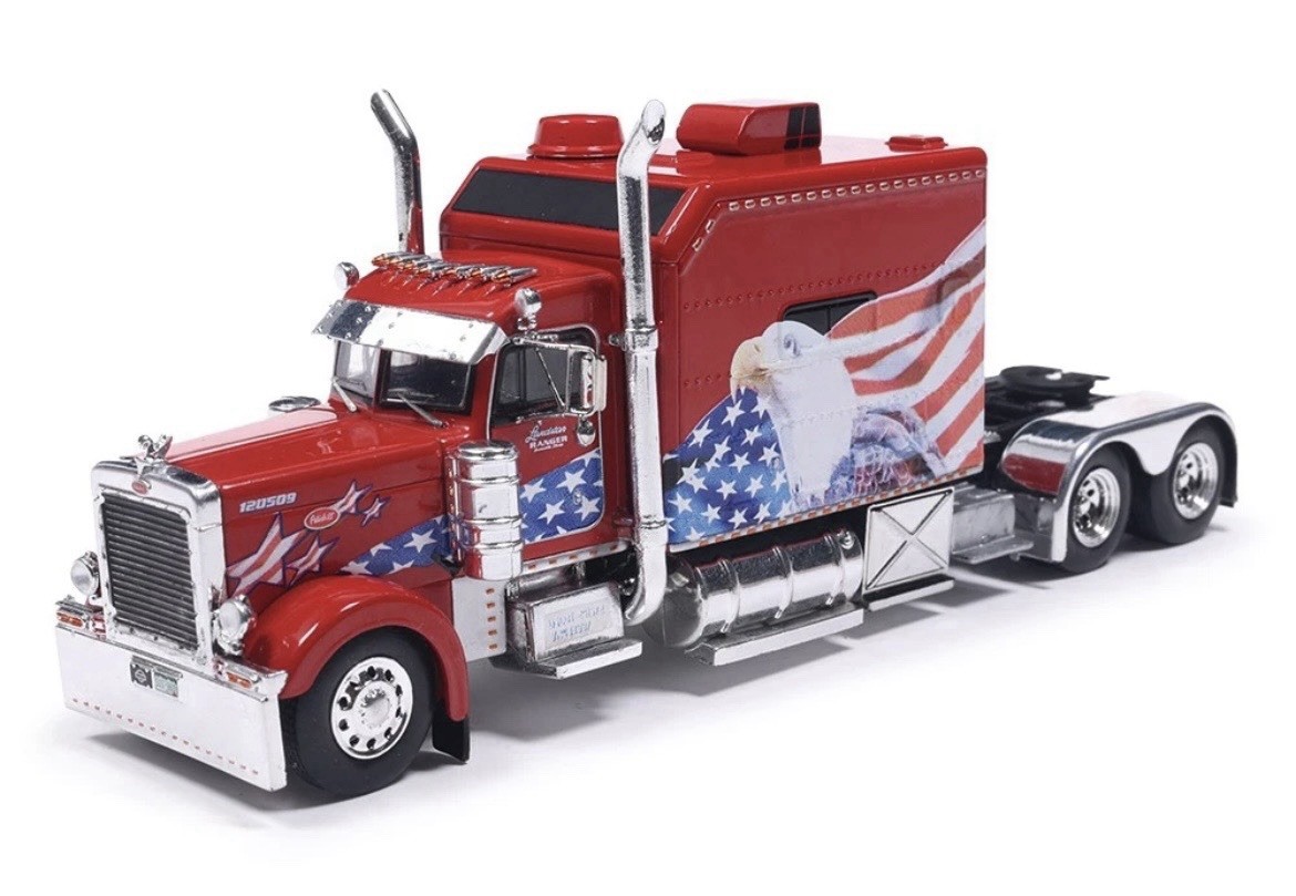 IXO MODELS 2002 PETERBILT 379 CUSTOM SLEEPER 1:64 SCALE