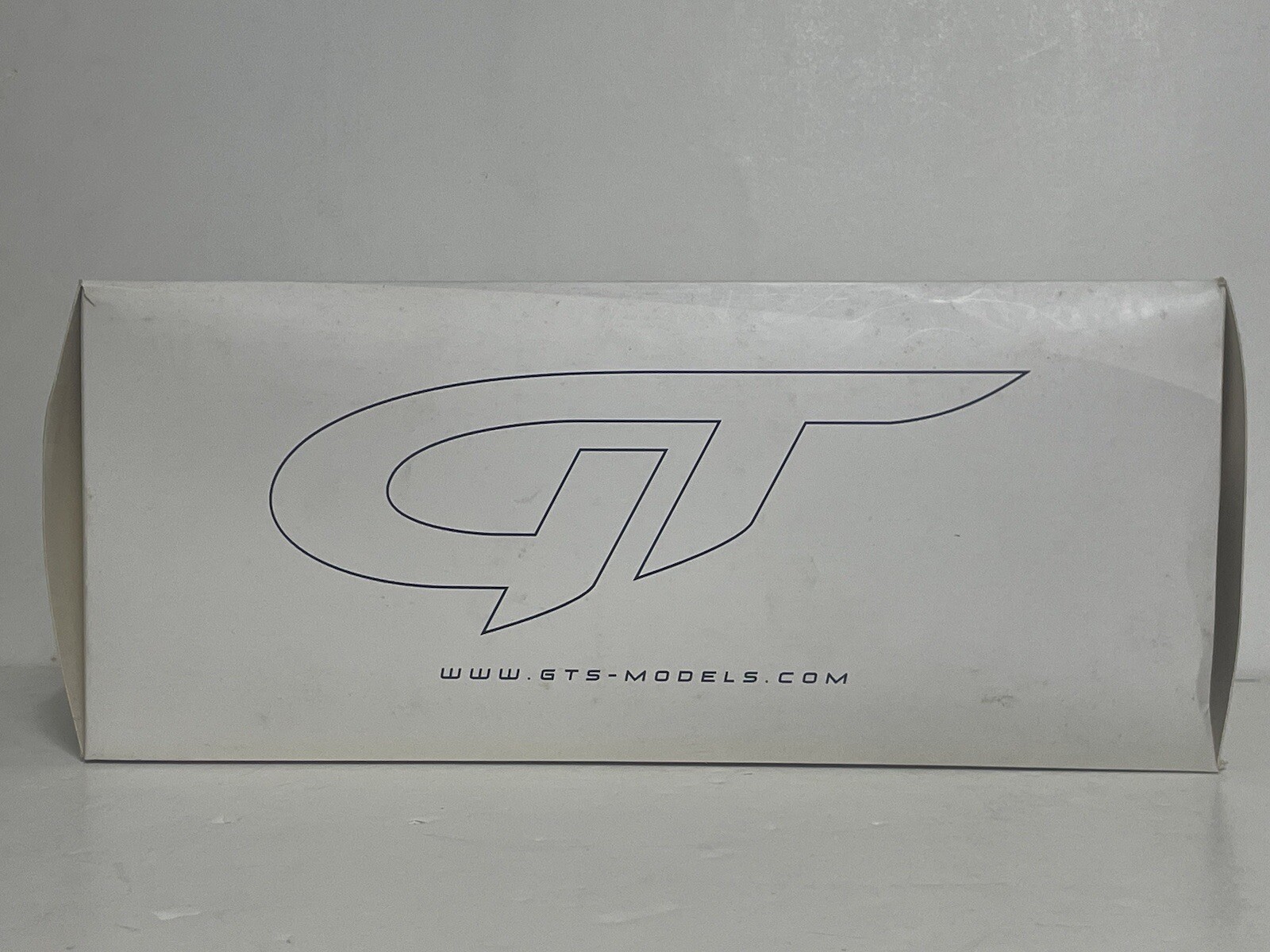 GT Spirit 1/18 Audi (B8)RS4 Avant Red 2013(GT016A)