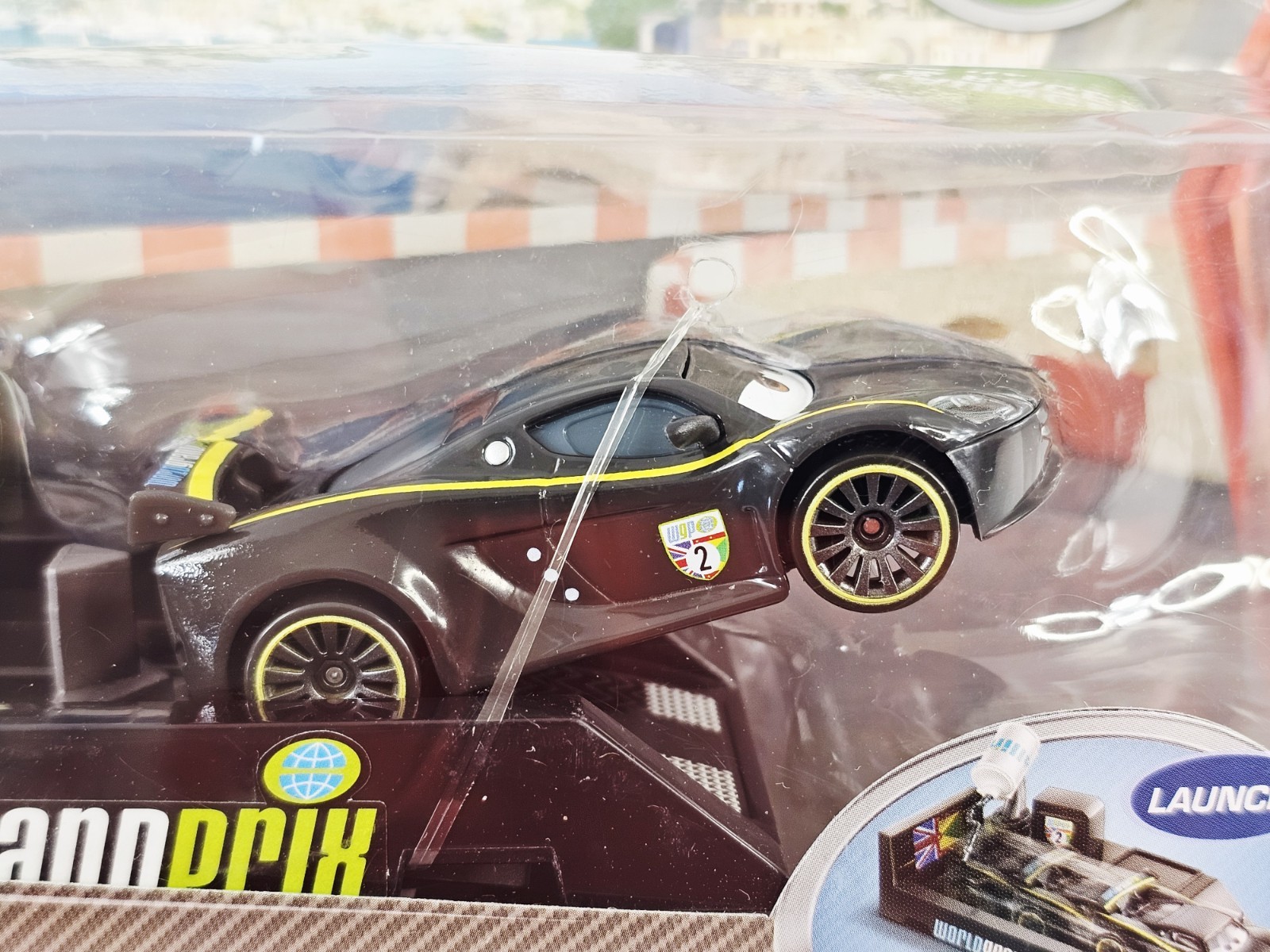 Disney Pixar Cars 2 Pit Stop Launchers Lewis Hamilton Launch & Race 2010 New NOS