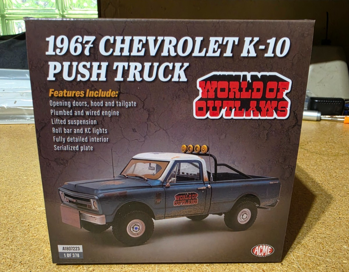 ACME 1/18 1967 CHEVROLET K-10 WORLD OF OUTLAWS PUSH TRUCK A1807223 1 OF 378