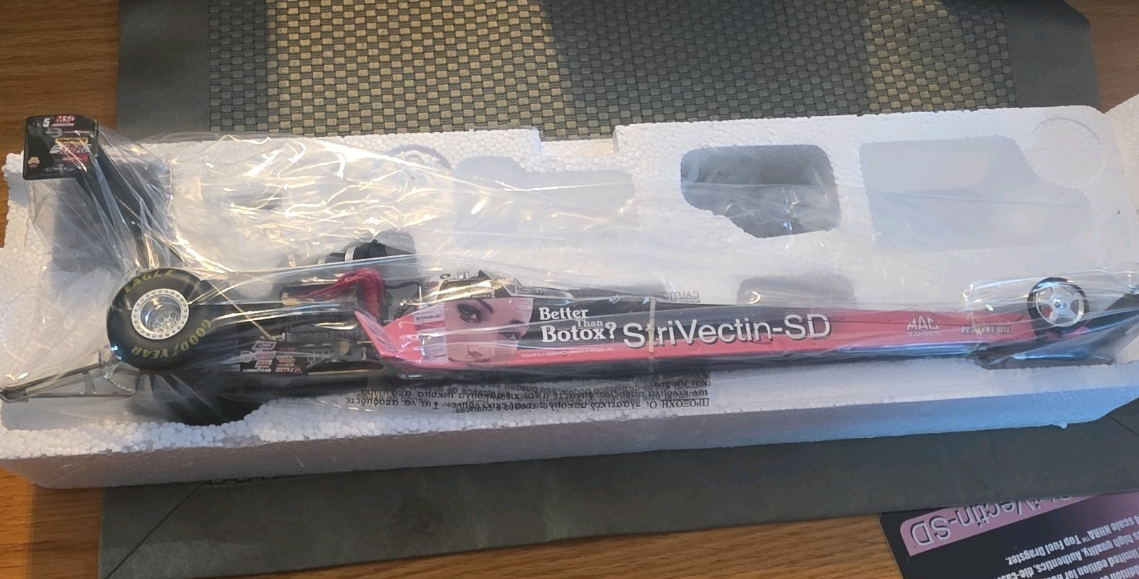 Racing Champions 1:24 StriVectin-SD 2006 NHRA Top Fuel Dragster Limited Ed