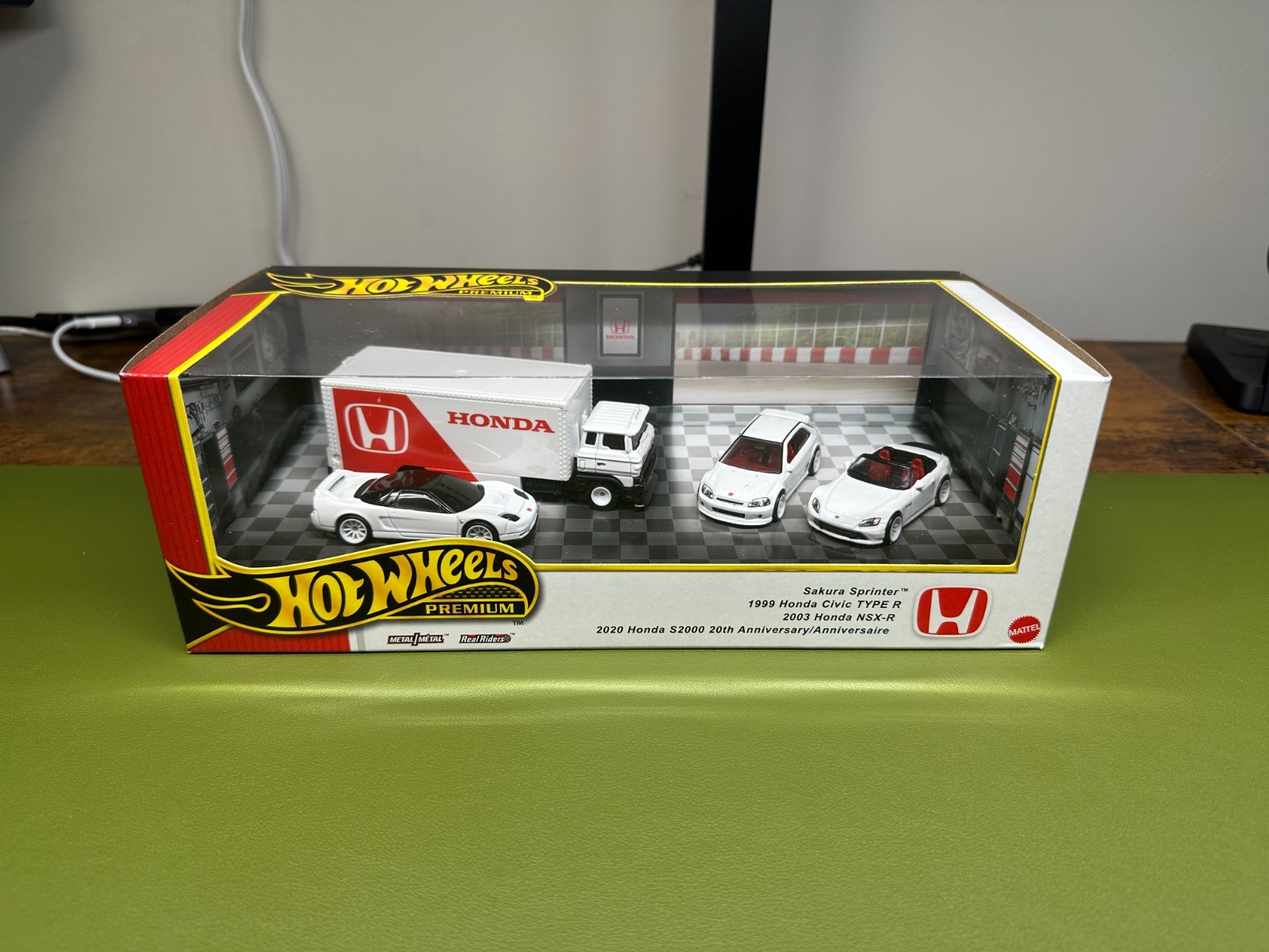 Hot Wheels Premium Diorama Collector Set Honda Type R Heritage 2025 GMH39-987D