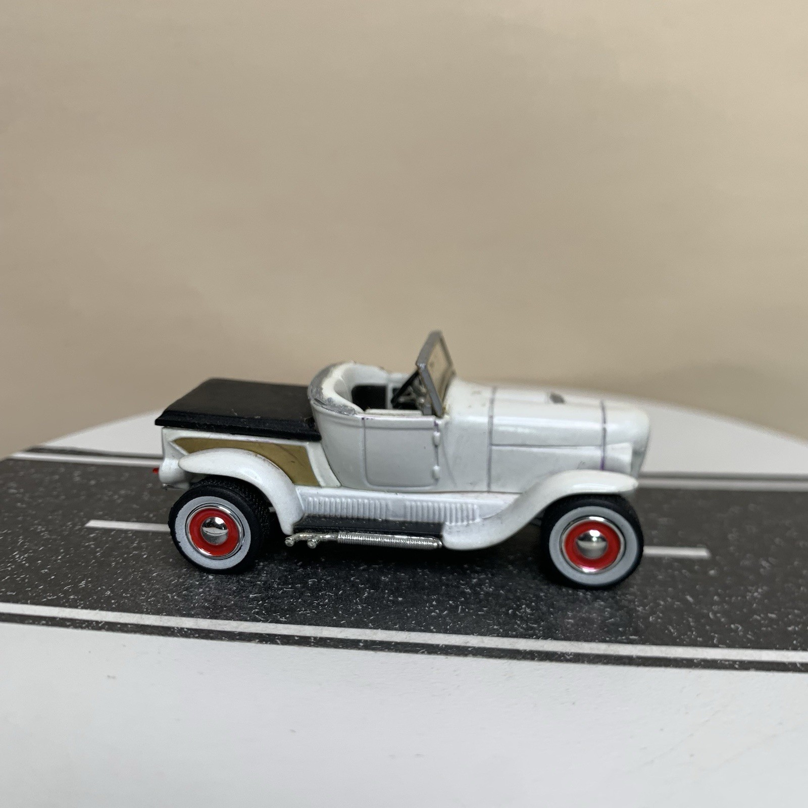 CUSTOM Hot Wheels 100% Ala Kart 1929 Ford Pickup Roadster White Chopped 1:64