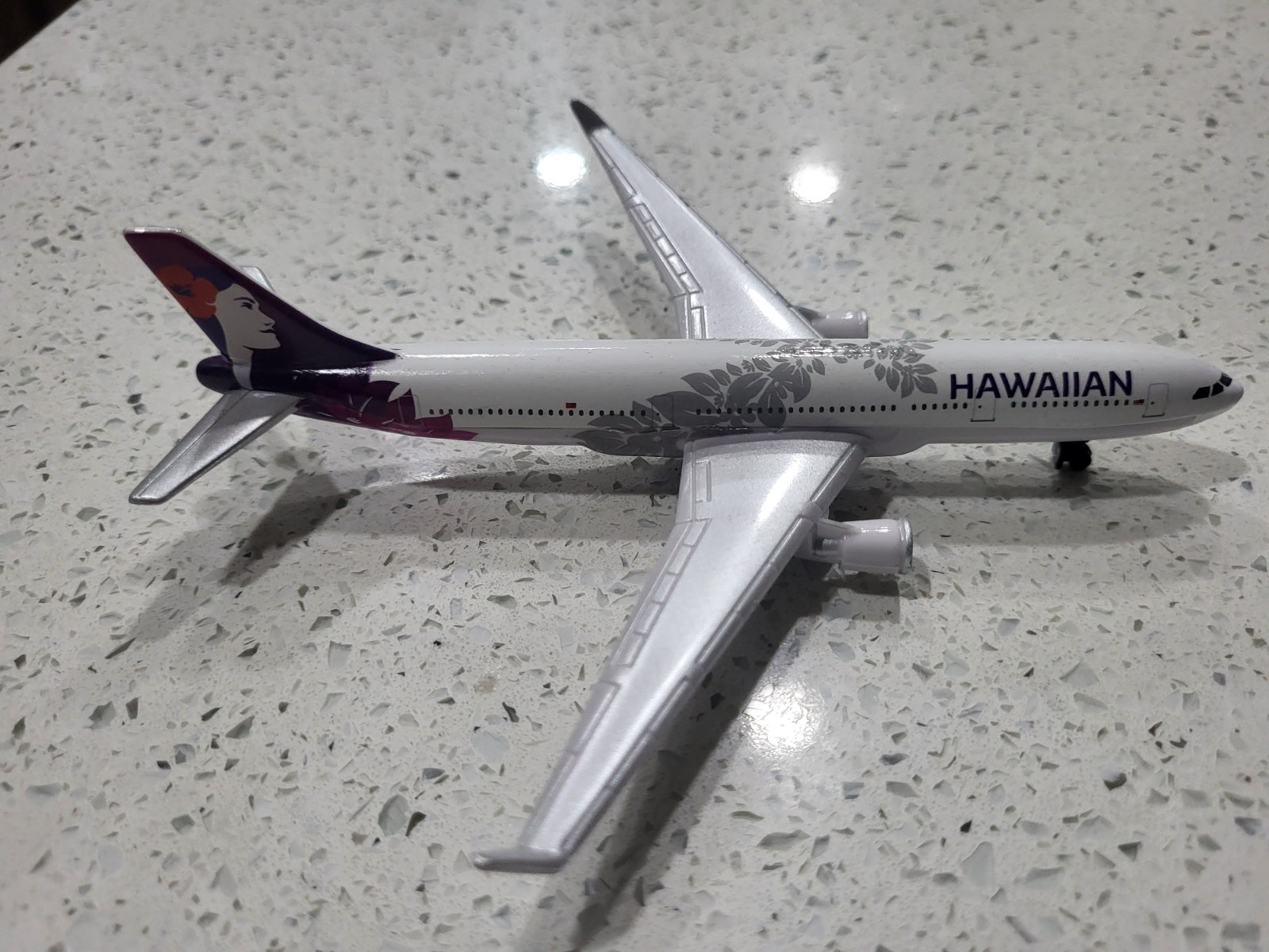Brand New Officially Licensed Diecast ModelAircraft Airplane with plastic wings