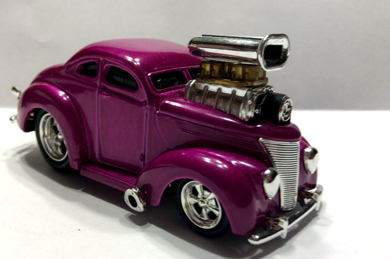 Muscle Machines – 1937 Ford Coupe 37 FORD – 1:64 STREETROD