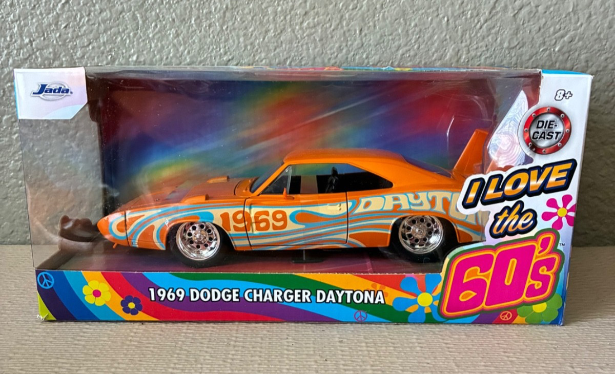Jada Toys 1/24 Scale Die-Cast Model 1969 Dodge Charger Daytona