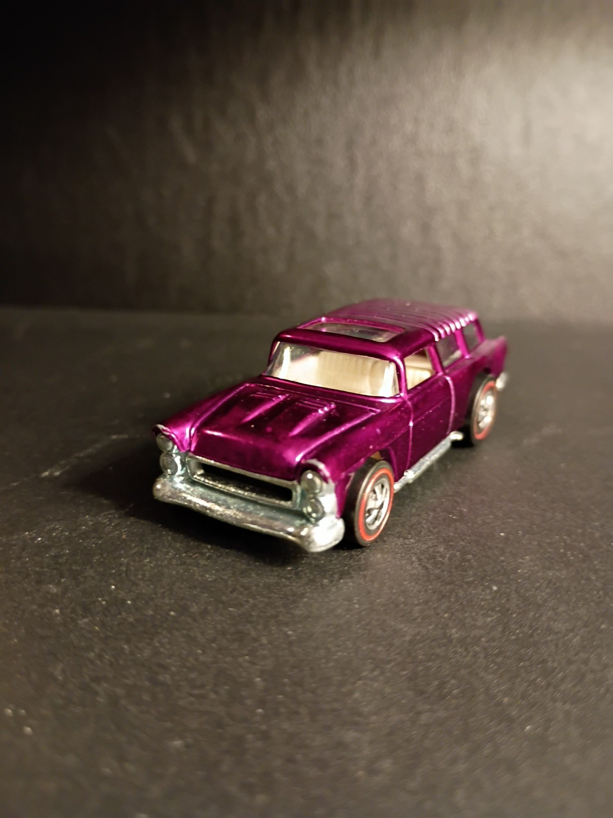Hotwheels Redline Classic Nomad Magenta 1969 VN/MINT