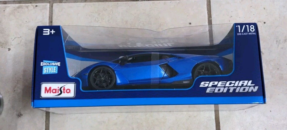 2023 Maisto 1/18 Scale DieCast Car Lamborghini Revuelto Exclusive Style Blue