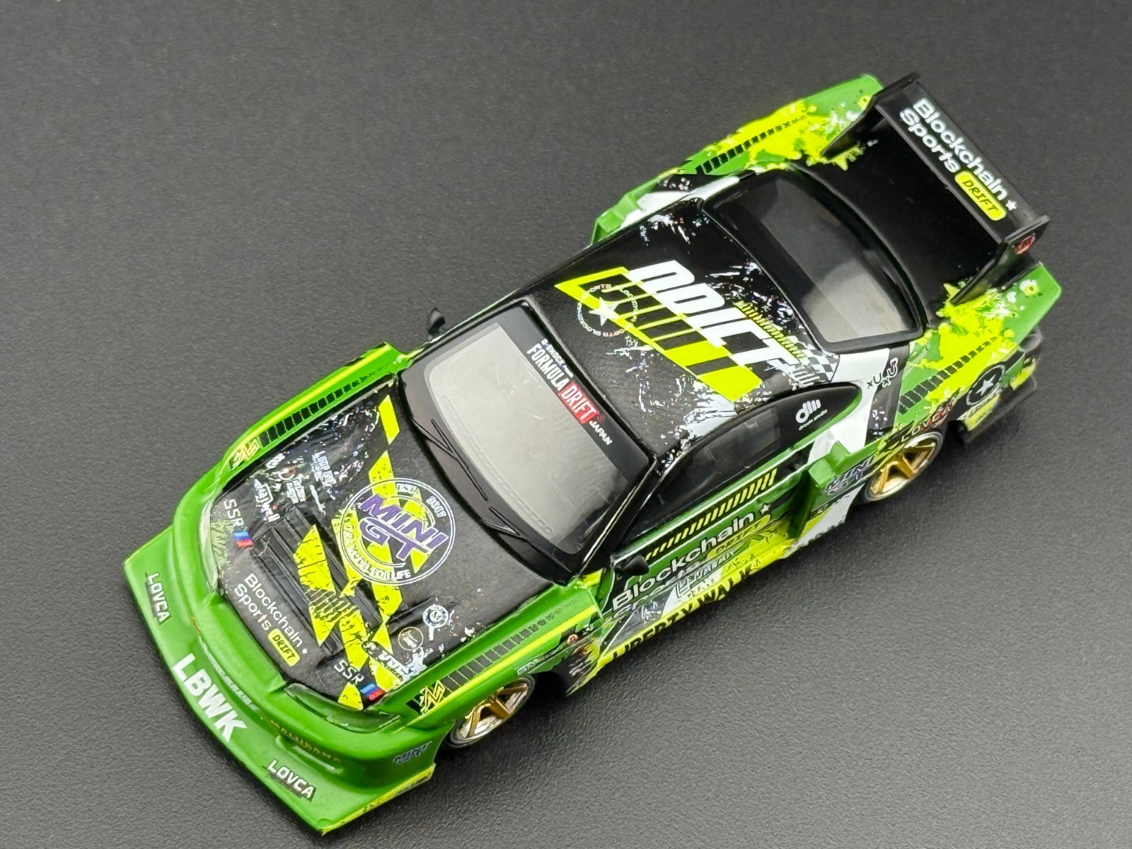 Mini GT Nissan LB-Super Silhouette S15 SILVIA #555 V2 2024 Formula D1 #823 1/64