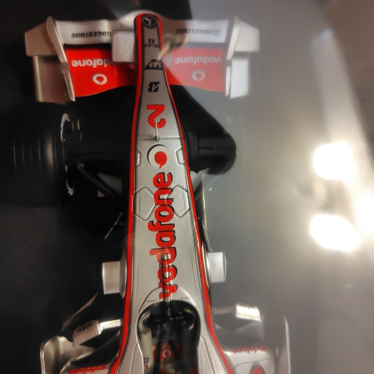 1/18 Hot Wheels Mclaren Mercedes Mp4-22 Lewis Hamilton’S First Winning Machine