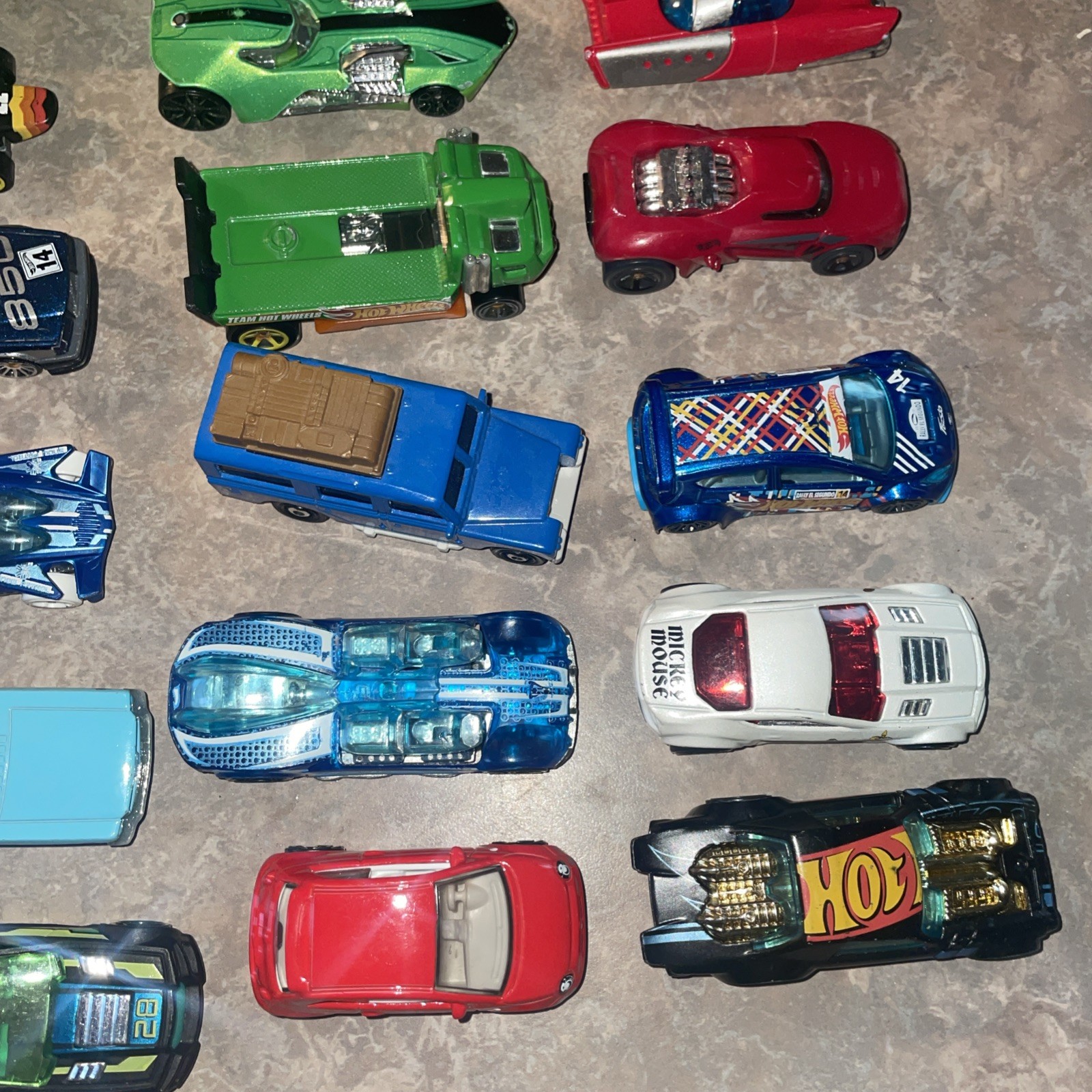 Diecast 1:64 Lot Of 24 Loose Cars #6
