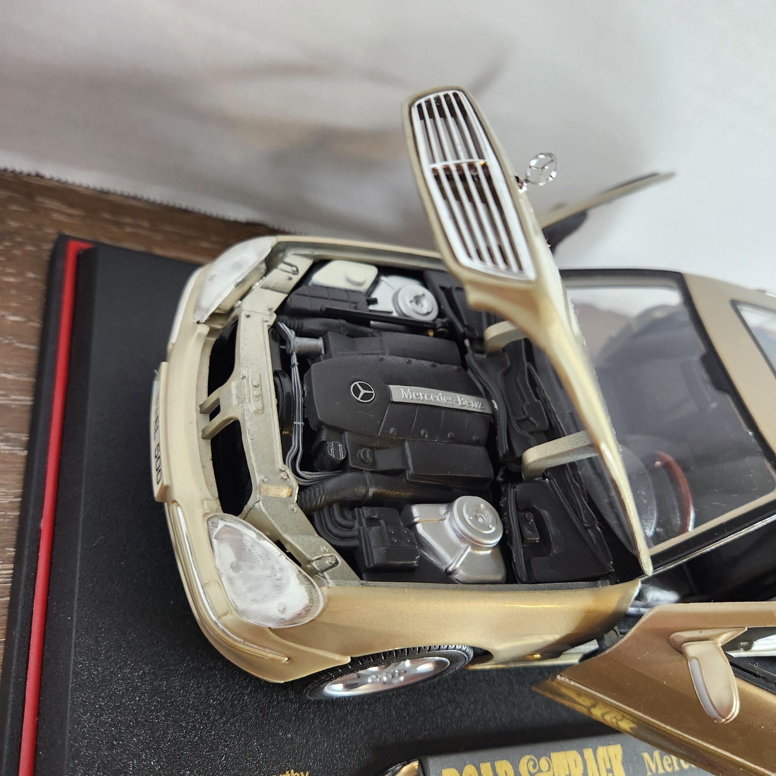 Road&Track Light Gold Mercedes-Benz S-Class 1:18 Diecast Car With Stand & Box