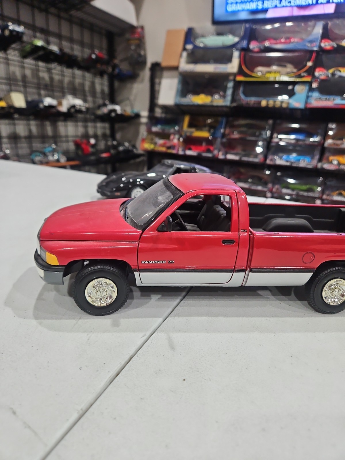 ERTL – 1995 DODGE RAM 2500 V-10 PICKUP TRUCK – 1/18 Diecast No Box