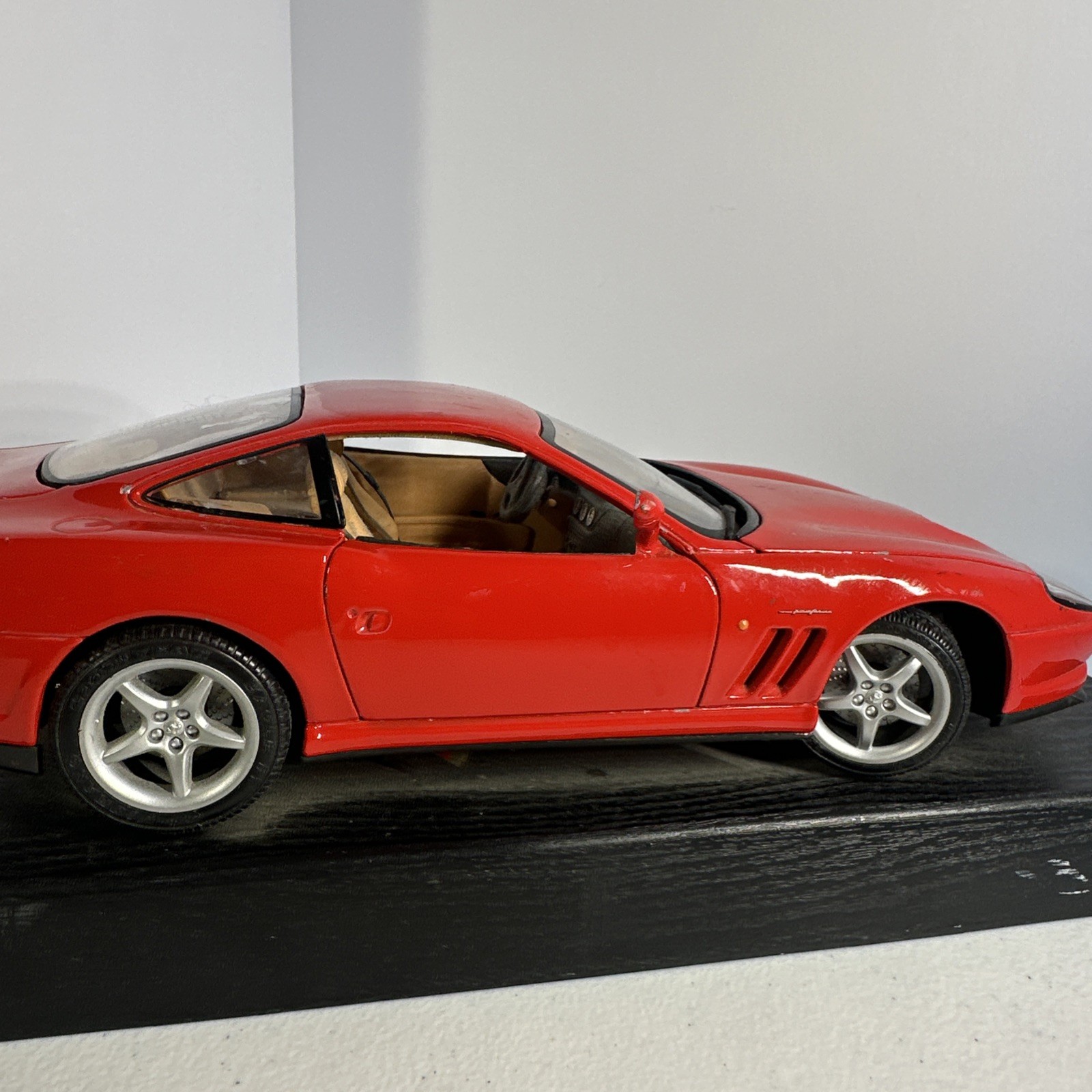 Maisto Ferrari 550 Maranello Red Die Cast Model Car 1:18 Scale No Box As Is Cond