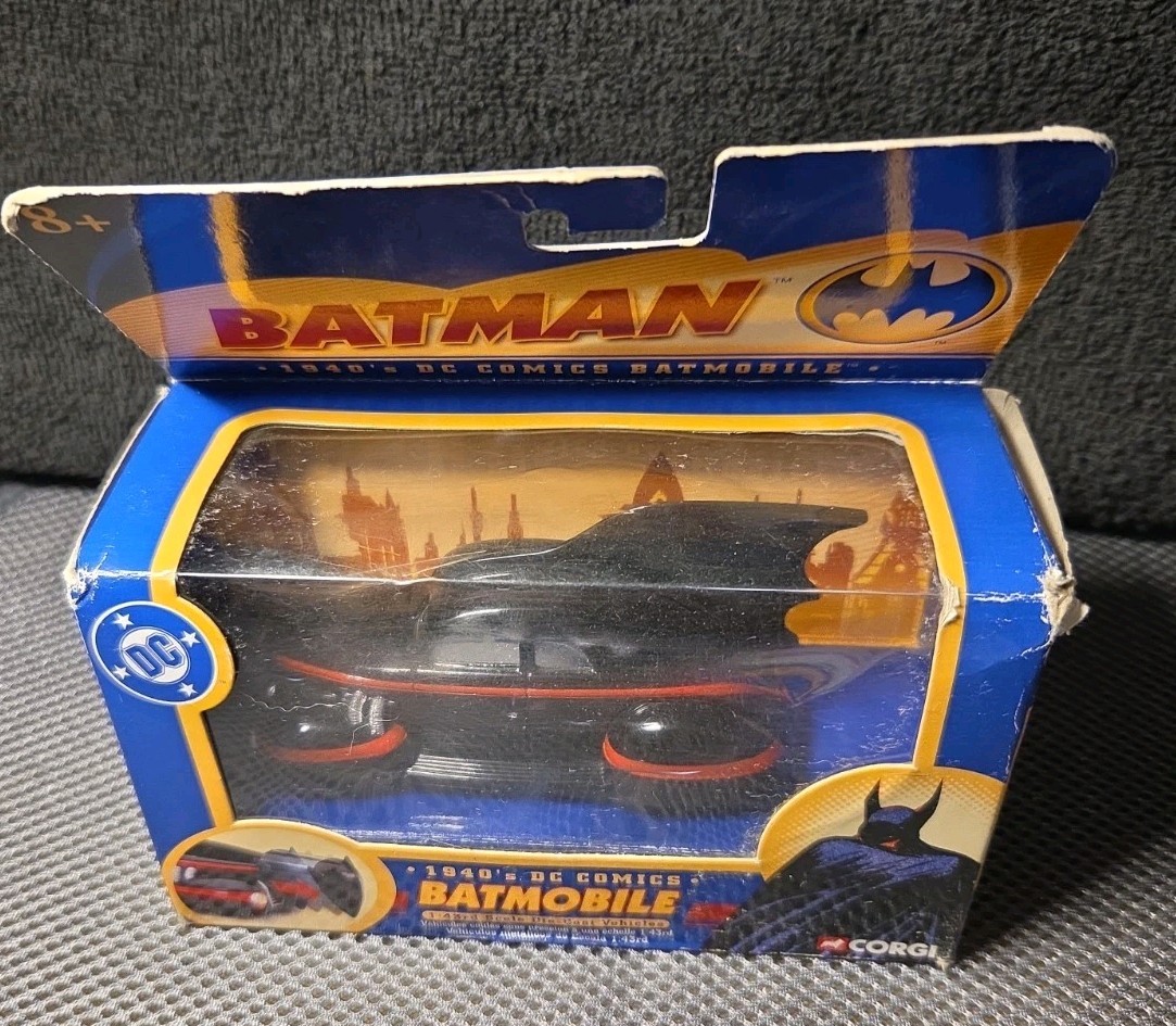 CORGI Batman 1940’s DC Comics Batmobile 1:43 Scale Die Cast Rare 2004