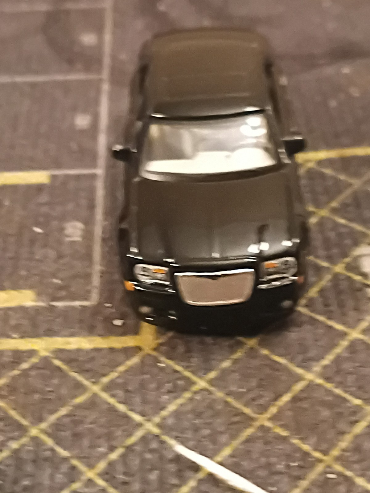 Maisto Playerz 1/64 2005 Chrysler 300C Hemi