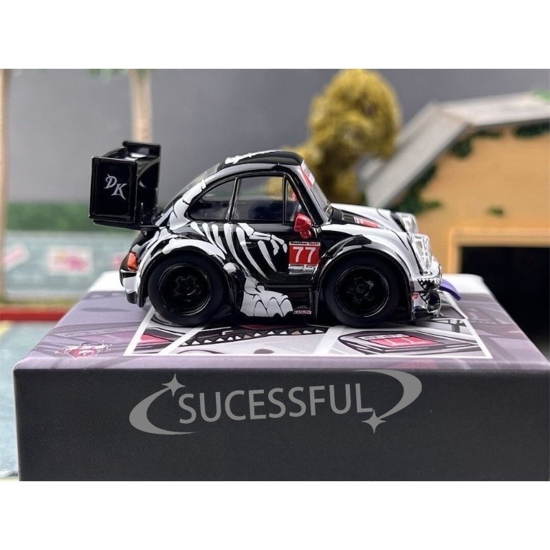 1:64 Black Dragon #77 Widebody 930 Q Version Diecast Metal Loose Collectible Car