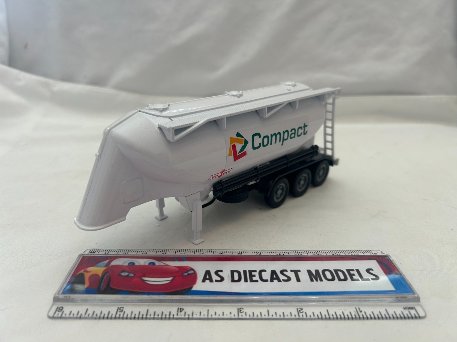 Corgi Modern Truck Joal White 3 Axle Powder Tanker Trailer Only 1/50