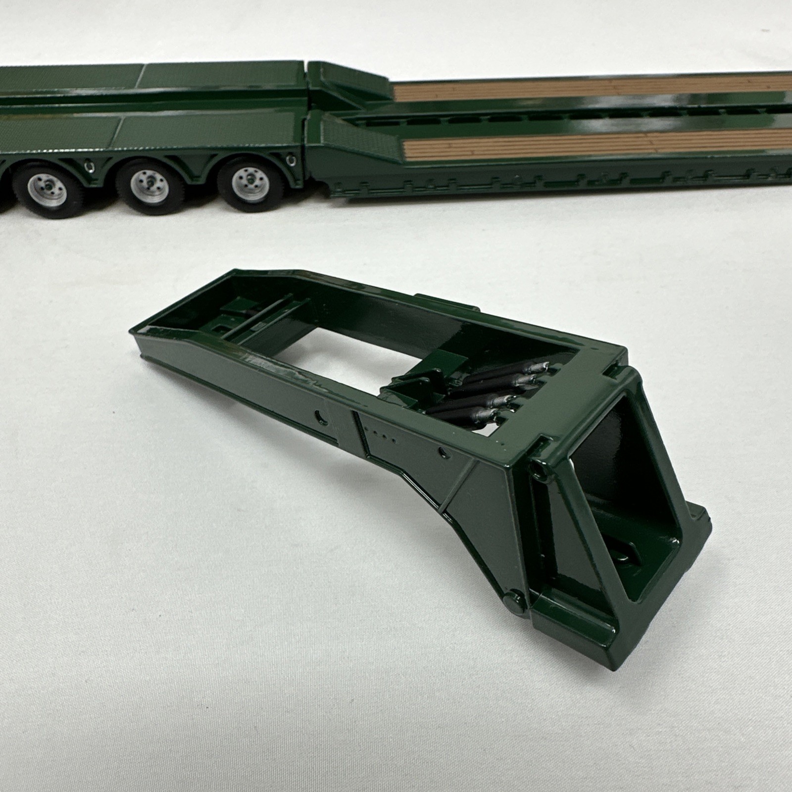 CORGI CLASSICS EDDIE STOBART SCANIA 4 SERIES LOW LOADER TRUCK MODEL CC12203 1:50