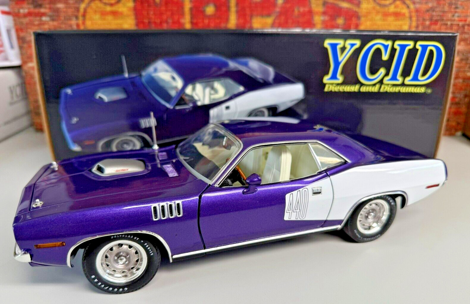1/18 scale, YCID #40, 1971 CUDA, 440/6 pack shaker hood, 1 of 199, PLEASE READ